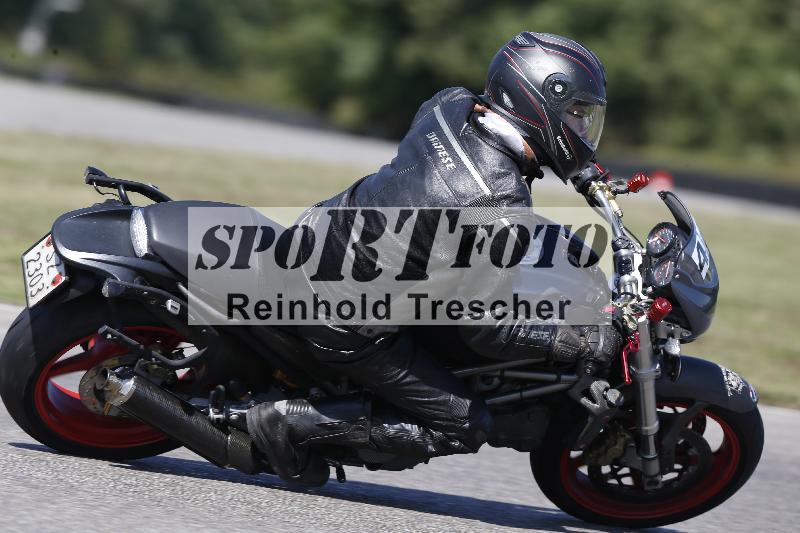 /Archiv-2025/49 26.08.2025 Cornu Master School ADR/blau-bleu/46